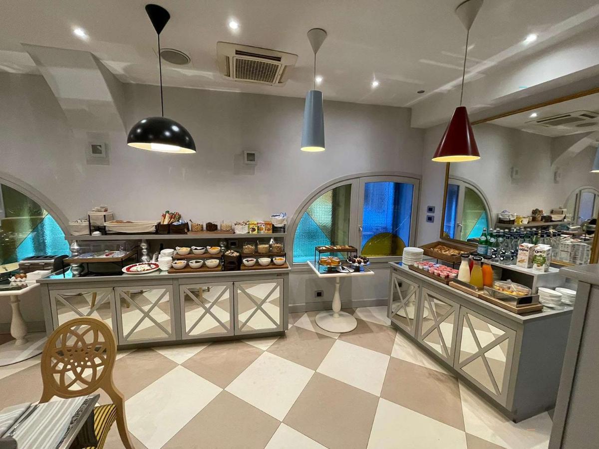 Hotel Centrale Best Western Signature Collection ตีราโน ภายนอก รูปภาพ