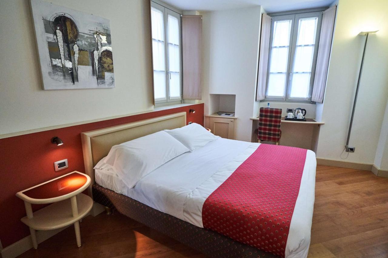 Hotel Centrale Best Western Signature Collection ตีราโน ภายนอก รูปภาพ