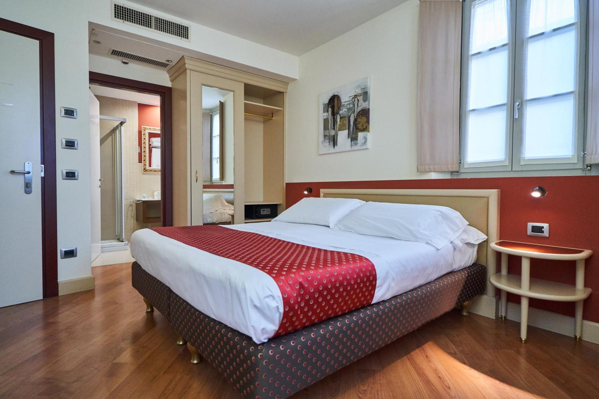 Hotel Centrale Best Western Signature Collection ตีราโน ภายนอก รูปภาพ