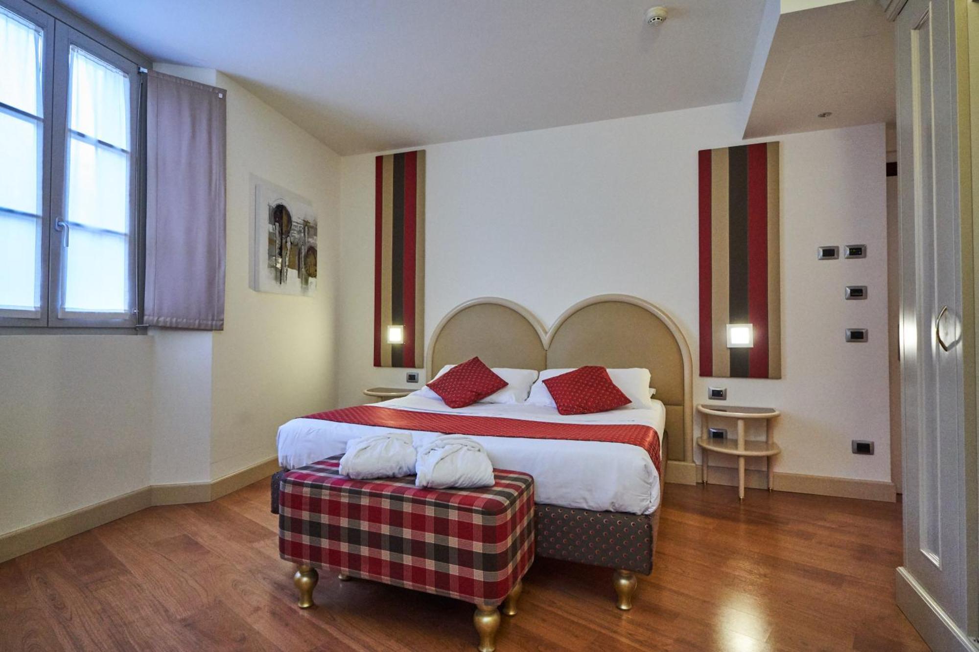 Hotel Centrale Best Western Signature Collection ตีราโน ภายนอก รูปภาพ